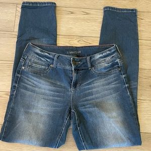 ⭐️ Maurices⭐️Straight Leg Jeans Size Medium